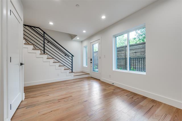 Foto del edificio - 4631 Belmont Ave