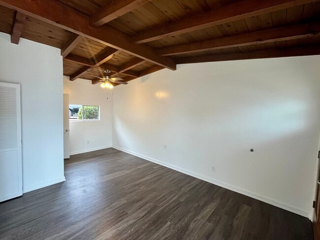 Building Photo - 328 9th St