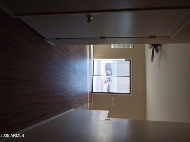 Foto del edificio - 24002 W Lasso Ln