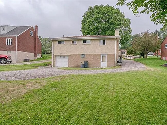 Building Photo - 3 bedroom Ranch Moon Township
