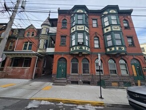 Building Photo - 809-811-811 Linden St