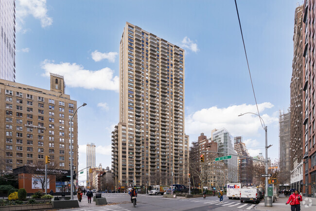 Building Photo - One Sherman Square Apartments