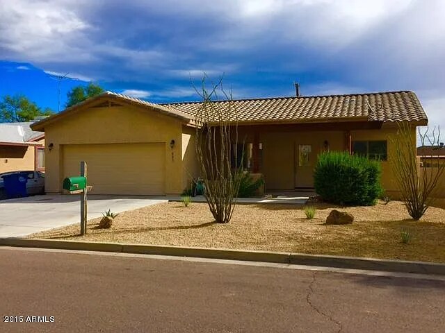 Foto principal - 885 N Poppy St