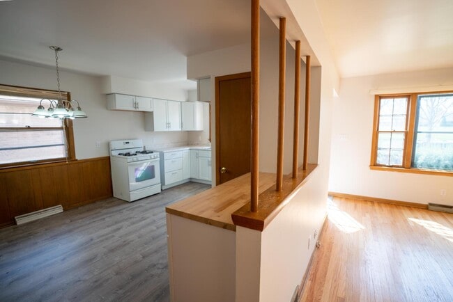 Building Photo - 5650 N 97th St