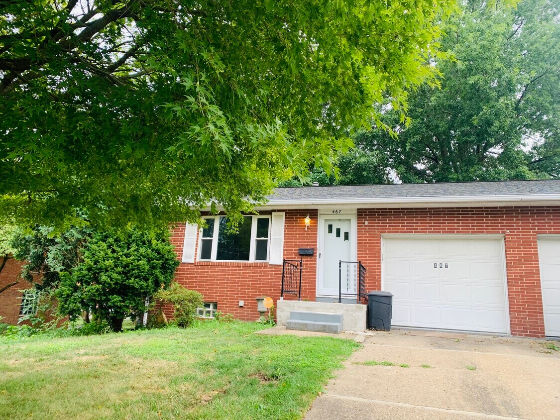 467 Valeside Ave NE, Massillon, OH 44646 Townhome Rentals in