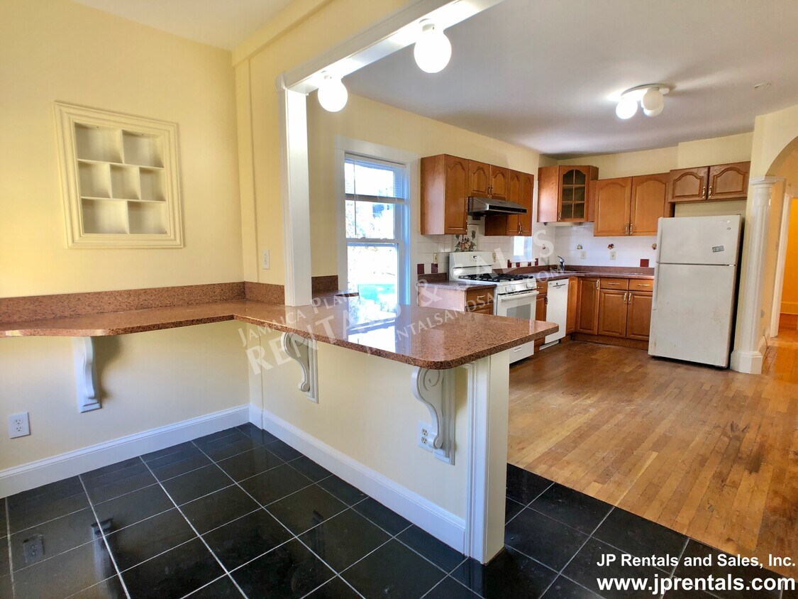 Primary Photo - 68 Brookside Ave