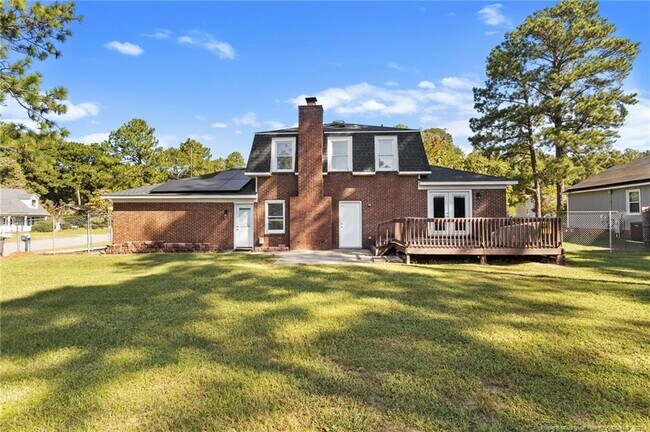 Foto del edificio - 5839 Rivercroft Rd