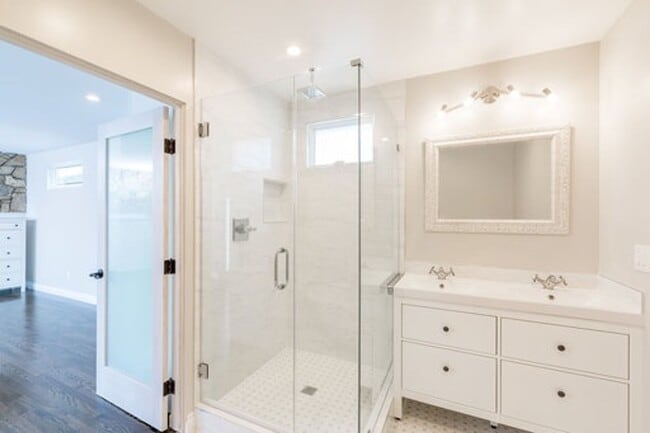 Building Photo - Charming Liberty Village home- 3BD, 2Ba- Available on 5/15