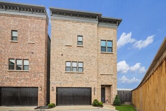 Building Photo - 2803 Hicks St