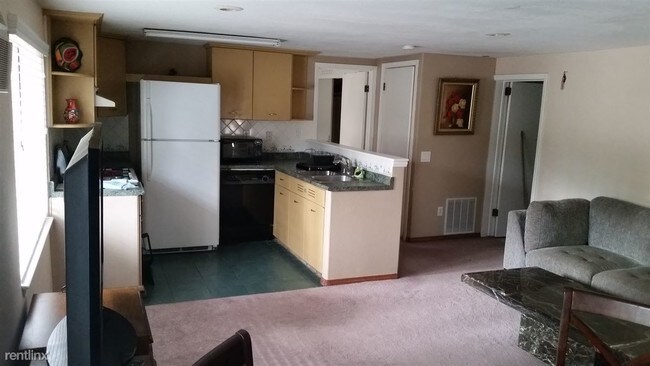 Foto del edificio - 3141 Hillview Dr N