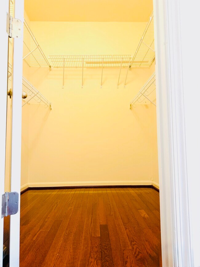 Foto del edificio - 22688 Flowing Spring Square