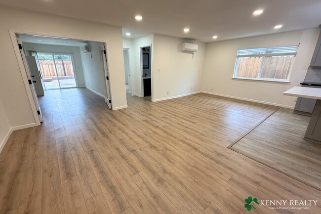 Foto del edificio - Remodeled Brand New 3 BD/2 BA Home with Private Backyard, One unit in a Triplex