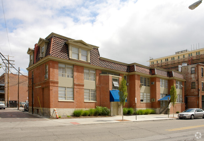 Building Photo - Short North - Victorian Village Apartments