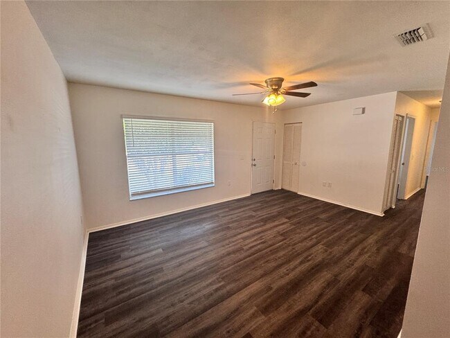 Foto del edificio - 316 E Primrose Ln