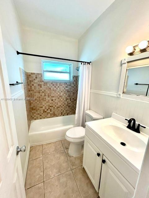 Foto del edificio - 2225 NE 123rd St