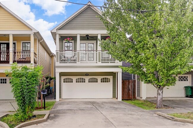 Building Photo - 1327 Prince St