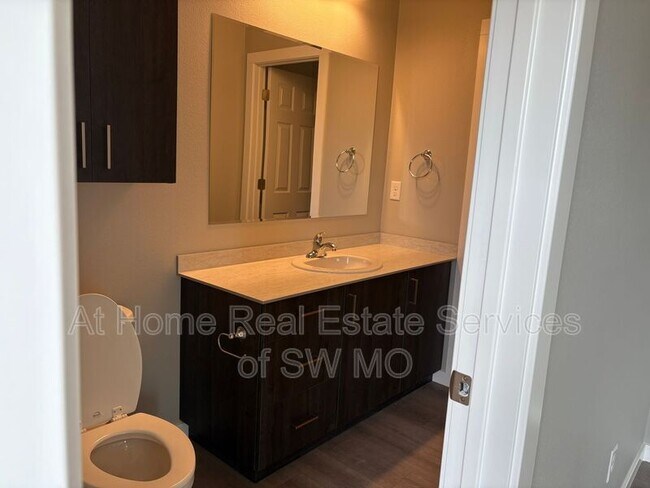 Foto del edificio - 1331 S Shayla Ave