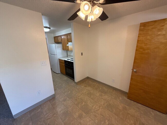 Foto del edificio - 621 Glen Creek Rd NW
