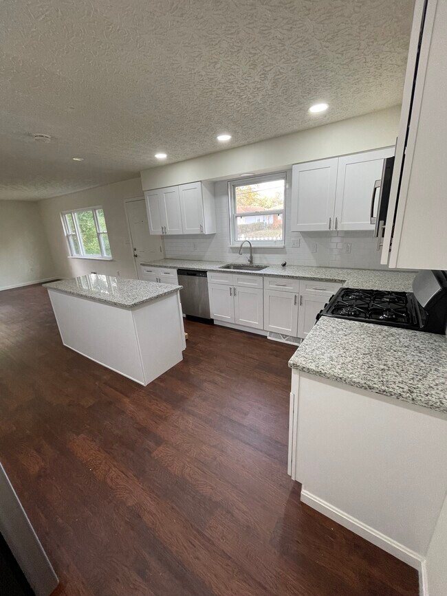 Foto del edificio - 3185 E Deshler Ave
