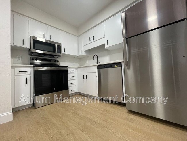 Foto del edificio - 2220 NW 55th Blvd
