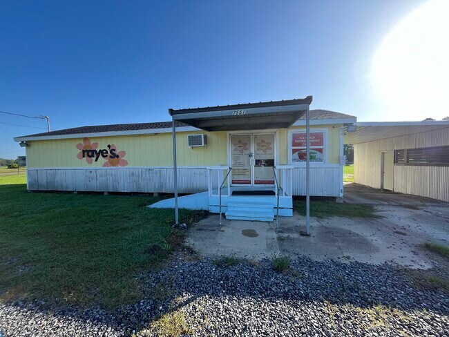 Foto del edificio - 7551 LA-93