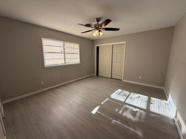 Foto del edificio - 5412 39th Dr