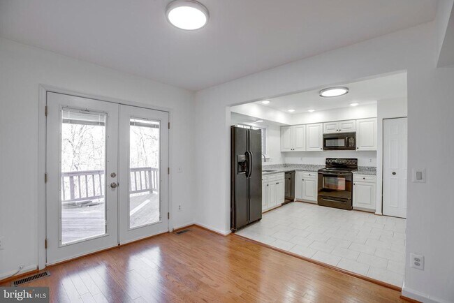 Foto del edificio - 6012 Westbourne Pl