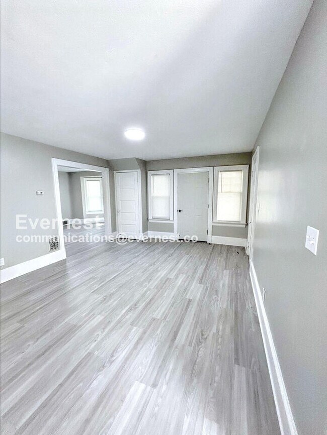 Foto del edificio - 1334 W 89th St
