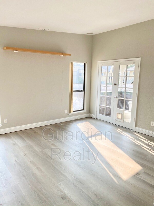 Building Photo - 111 Bass Dr