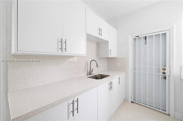 Foto del edificio - 825 Jefferson Ave