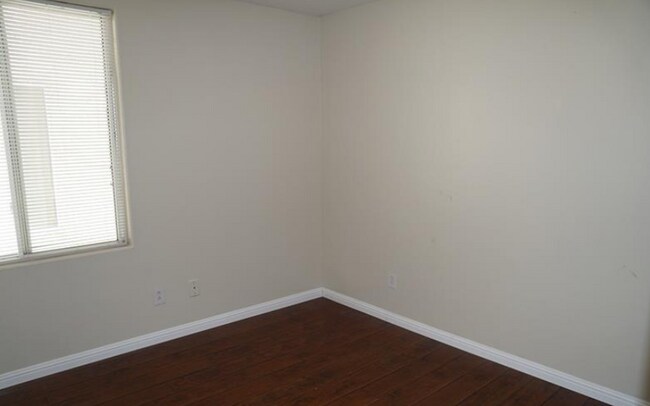 Foto del edificio - 5447 W Hasley Canyon Ave