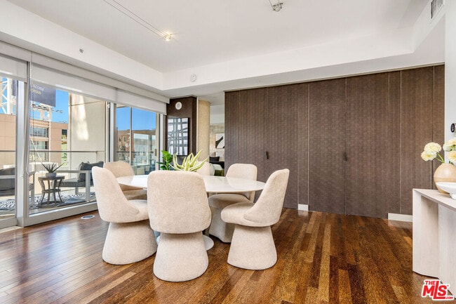 Building Photo - 6250 Hollywood Blvd