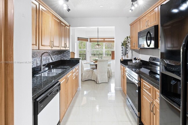 Building Photo - 701 SW 141st Ave