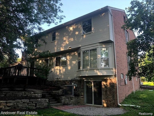 Foto del edificio - 4220 Barcroft Way