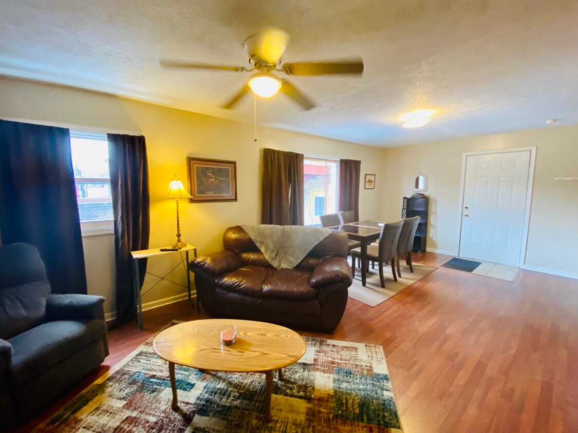 98 14th St Unit 4, Wheeling, WV 26003 Apartments in Wheeling, WV