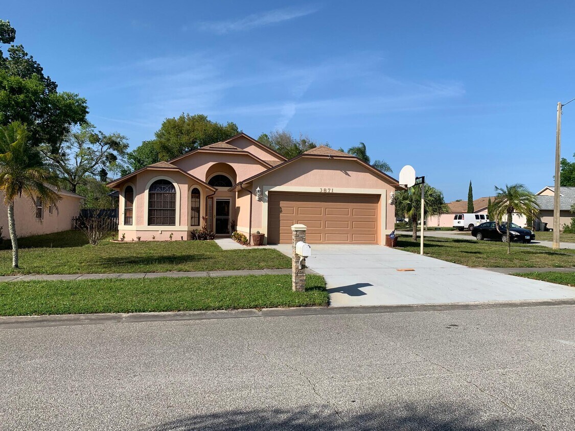 Foto principal - 3871 Long Grove Ln