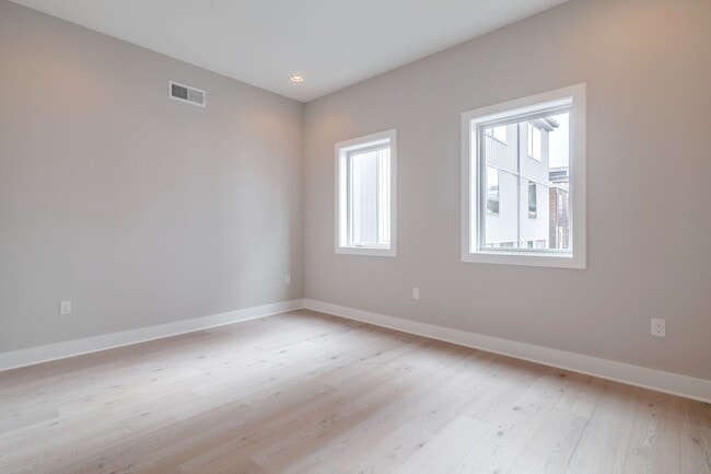 Building Photo - Northern Liberties Townhome