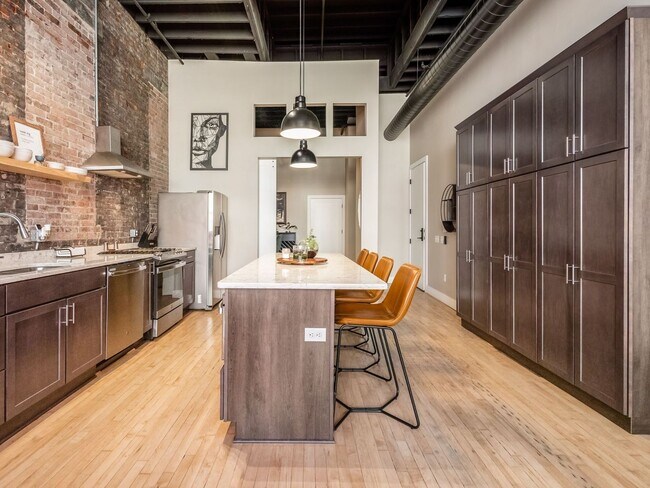 Building Photo - The Lofts at 44