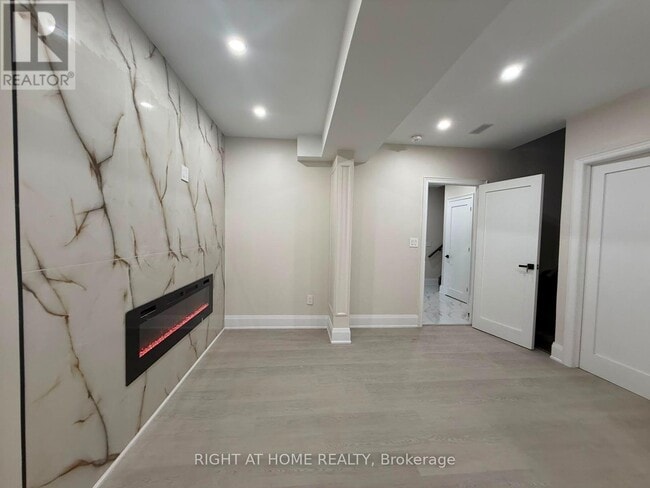Building Photo - 2 Chesney Cres