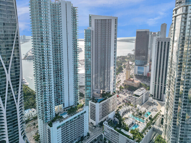 Foto del edificio - 888 Biscayne Blvd