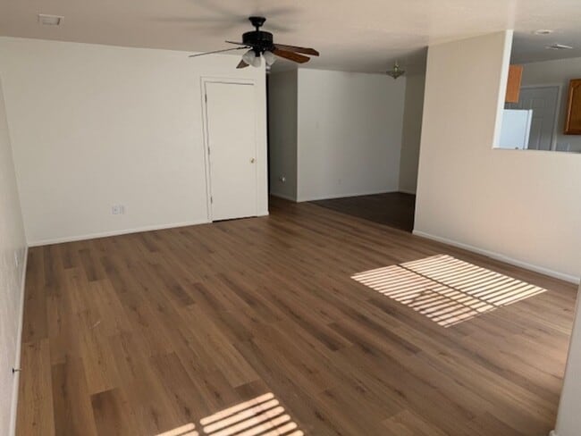 Building Photo - 17150 E Roadrunner Rd