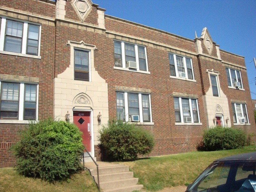 Primary Photo - 4237 Lawn Ave