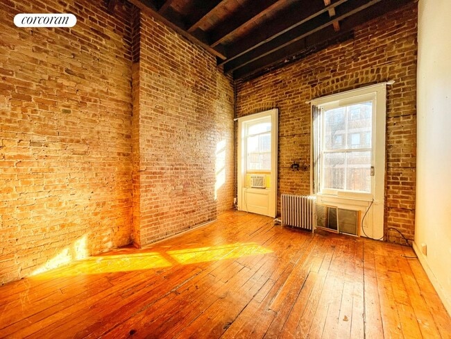 Building Photo - 50 E 1st St