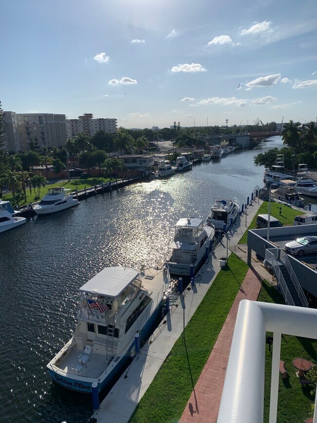 Foto del edificio - 1800 NW 24th Ave