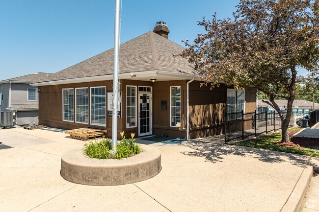 Leasing Office - Oak Point Townhomes