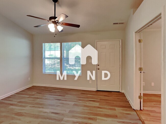 Building Photo - 10419 Landon St