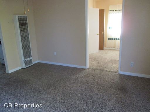 Building Photo - 2527 Wyandotte Ave