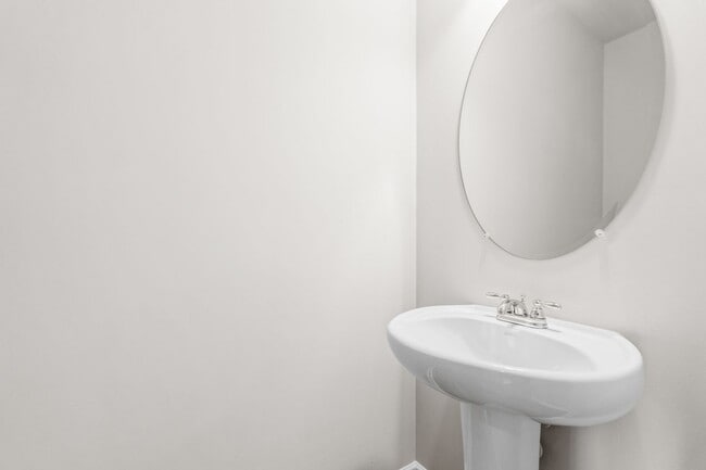 Building Photo - 3 Bedroom Townhome in Jonesboro!