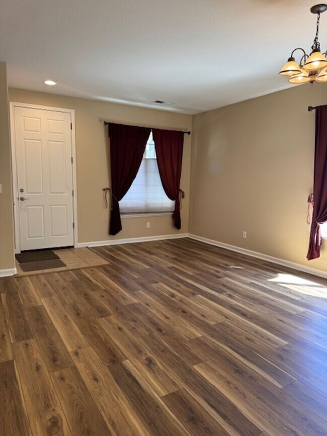 Foto del edificio - Located in a Quiet, Gated Community in Car...