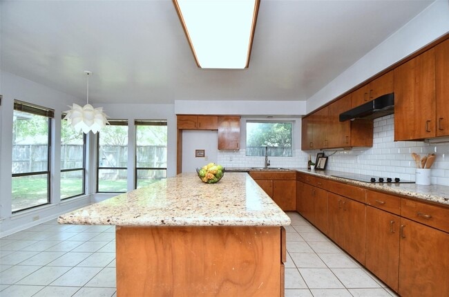 Building Photo - 7718 Moondance Ln